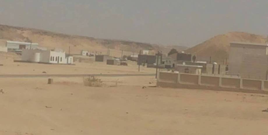 أبناء منطقة ميل بالمهرة يواجهون عامًا دراسيا بلا مدارس بسبب الانهيار